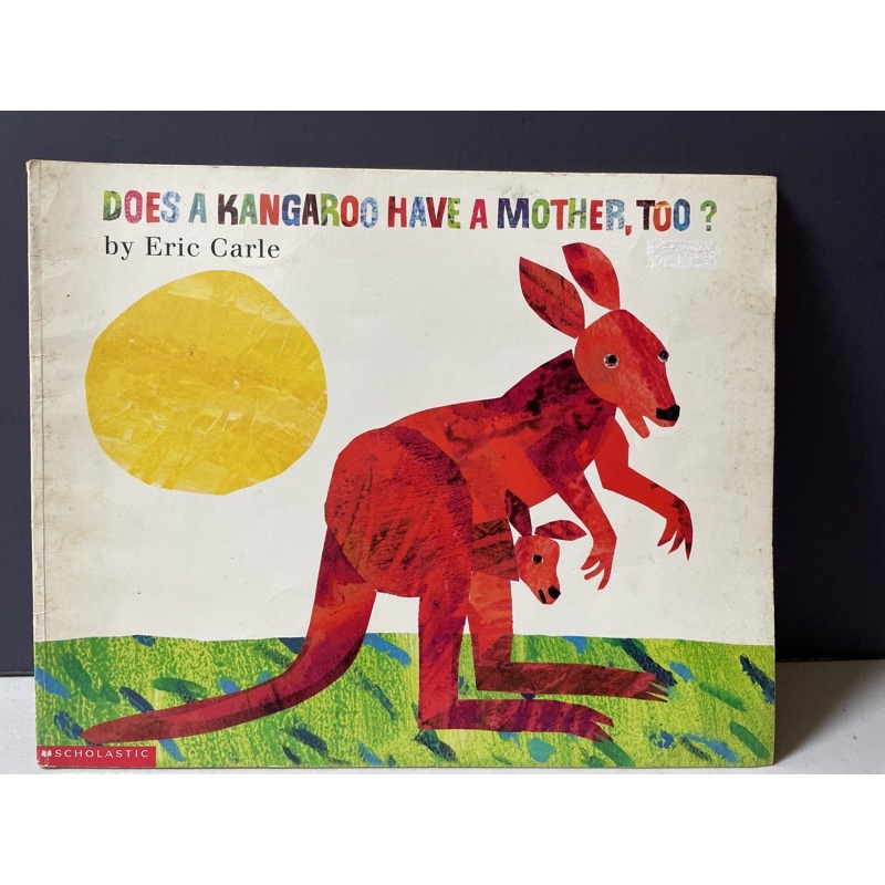 二手繪本❤️Does a kangaroo have a mother ,too?by Eric Carle