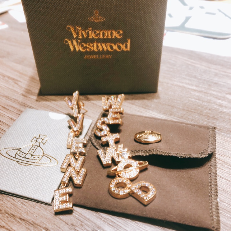 （全新出清）不議價 Vivienne Westwood 金色水鑽龐克耳環