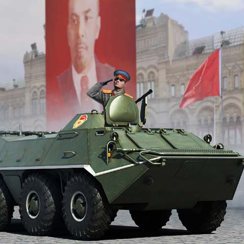 軍事模型【免運】小號手拼裝軍事運輸車模型 1/35 俄羅斯BTR70裝甲輸送車 (早期型)