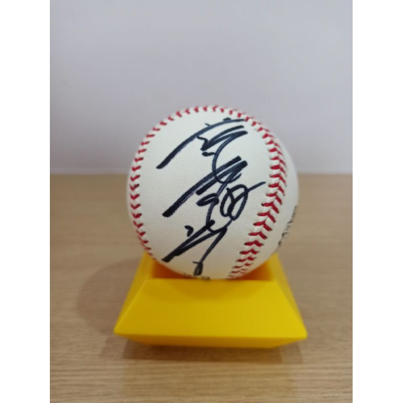 樂天桃猿 藍寅倫簽名球  全新中職比賽用球 附球盒(圖142)，788元