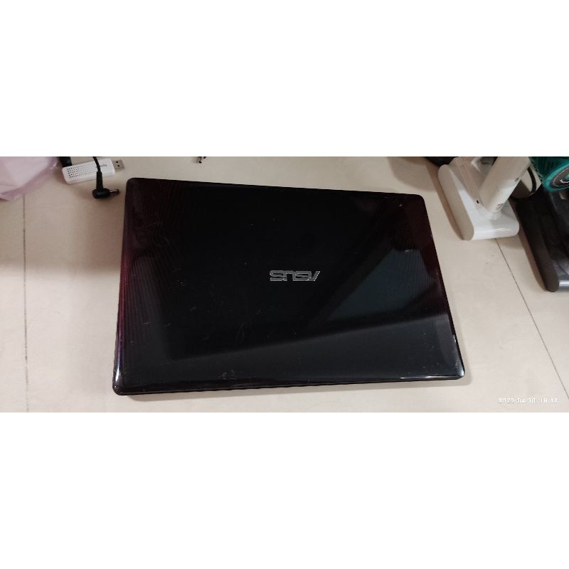 酒紅色 ASUS X550J 電競筆電 i7 4720 4G 1t GTX 950 2G 蠻漂亮筆電