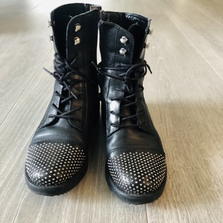 【ALDO】經典中性搖滾軍靴款真皮高筒靴(黑色)