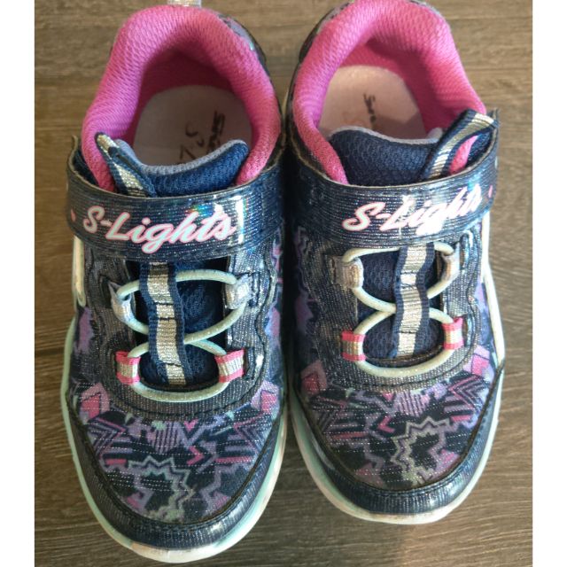 共三雙，二手Skechers 女童鞋發光鞋+Hello Kitty 室內鞋