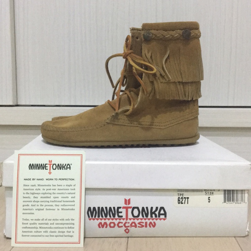 minnetonka 莫卡辛 全新兩層綁帶流蘇靴 駝色