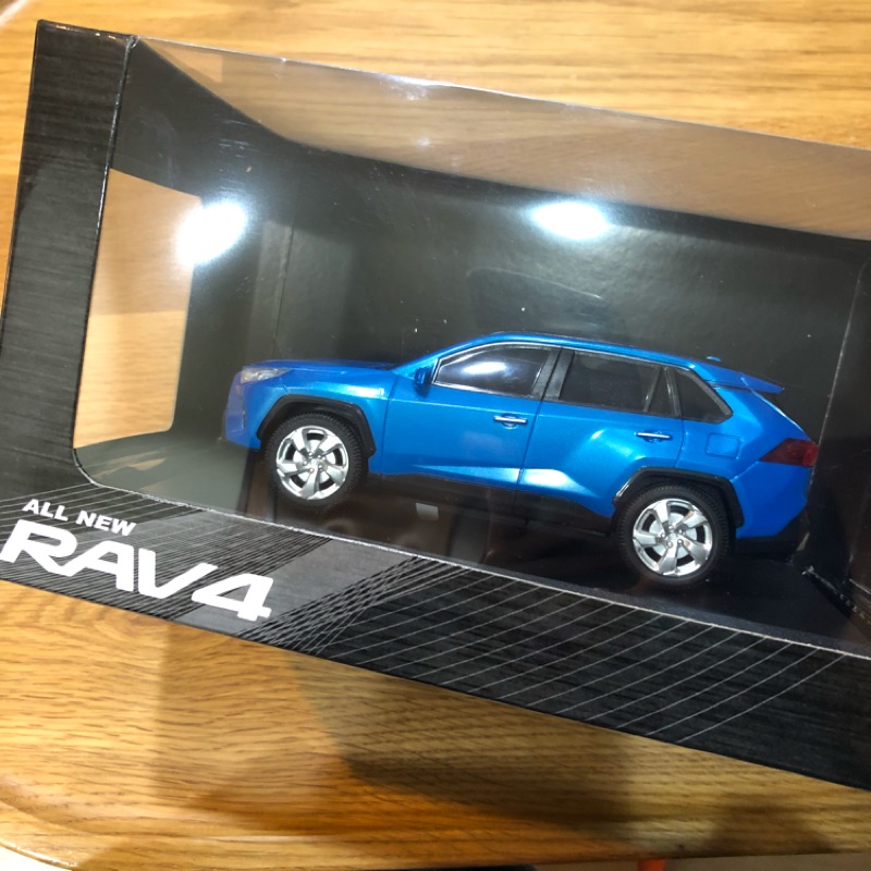 ALL NEW RAV4 LED迴力車．Toyota模型車