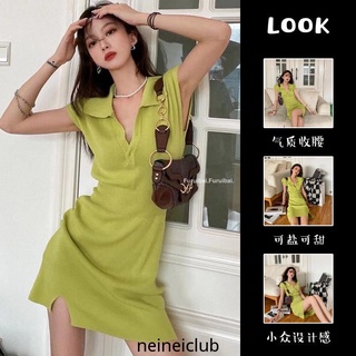 NEINEI 韓版夏季氣質收腰設計感小眾針織洋裝 開叉無袖小V領緊身針織高級感綠色polo洋裝女