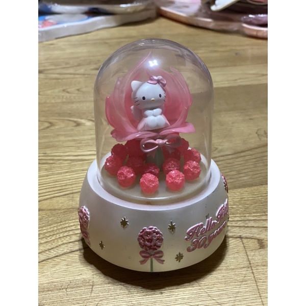 全新 Hello Kitty 蓮花池音樂盒