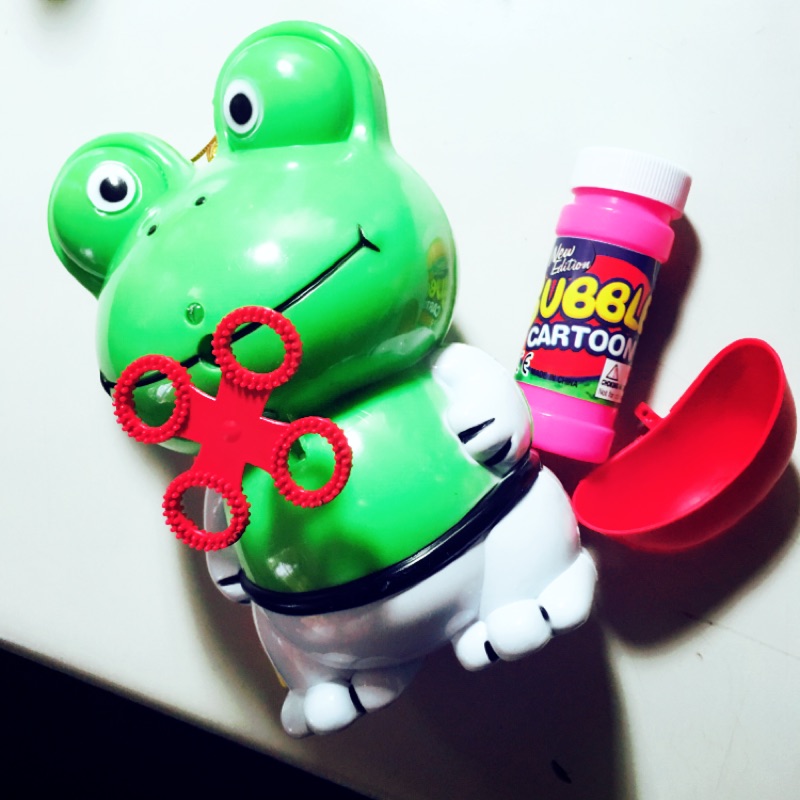 青蛙造型電動吹泡泡機/兒童玩具