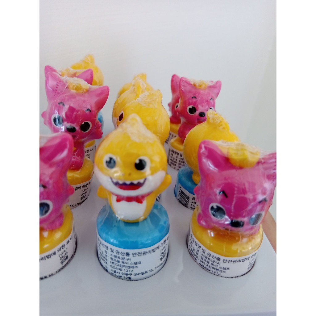 【台中妙妙屋】✦韓國正品代購✦ 碰碰狐 pinkfong 鯊魚寶寶 蓋印章 公仔 一組兩入 粉+黃 (隨機出貨)