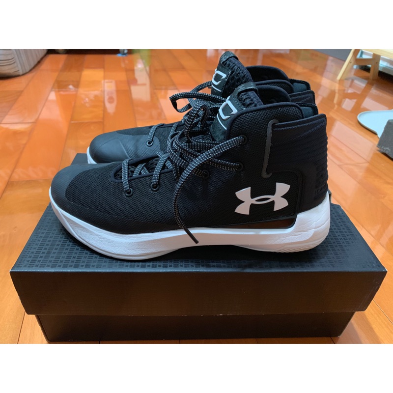 Stephen Curry 3代 Under Amour(可議價）