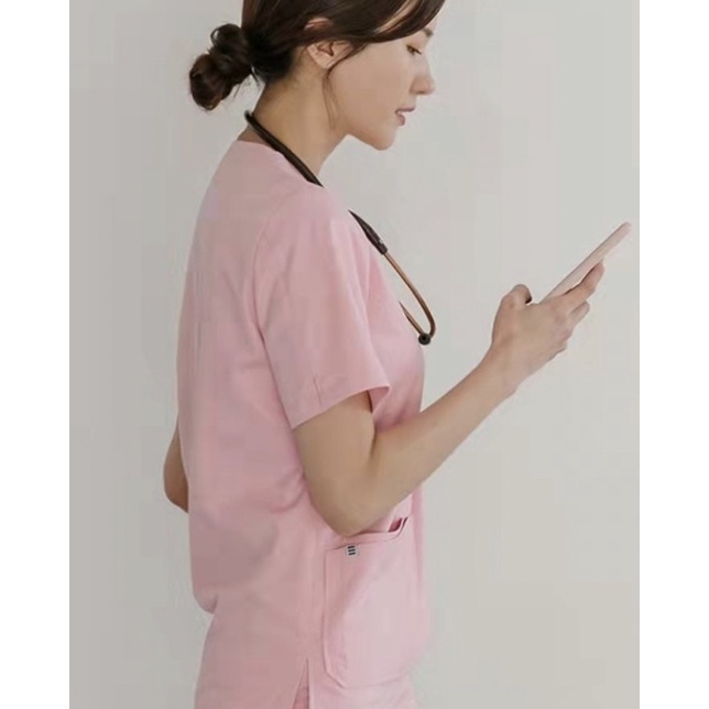 刷手服、護士服、粉紅色。