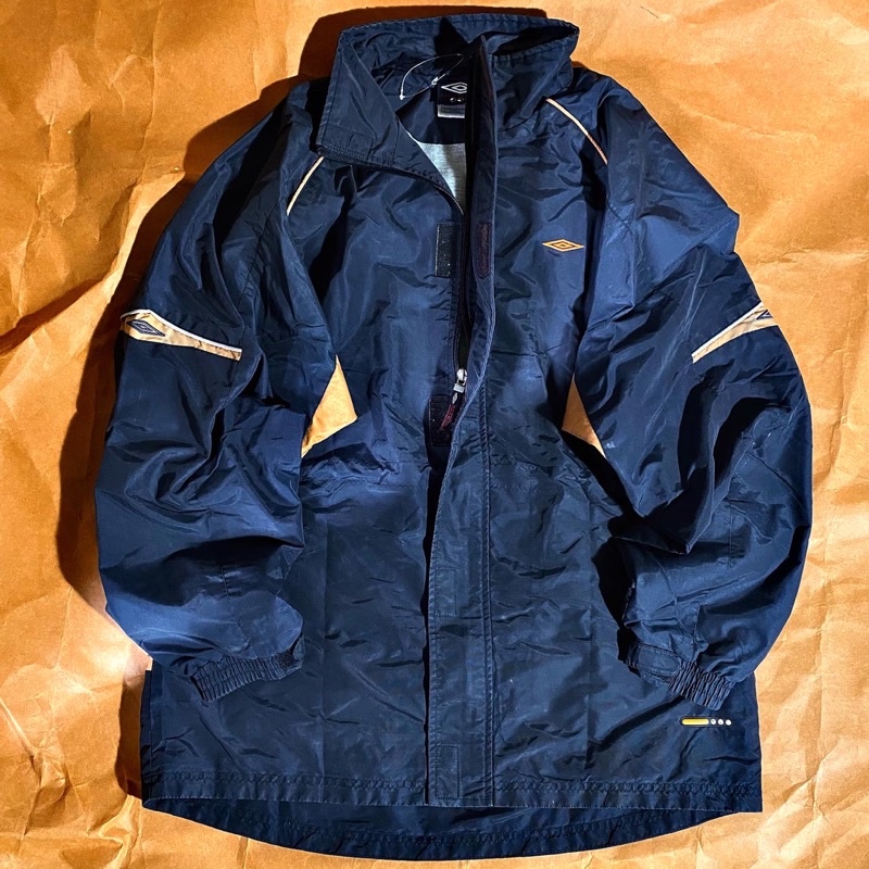 「滾青店」品牌古著 英國🇬🇧 Umbro 稀有中長版 Athletic運動外套 風衣外套