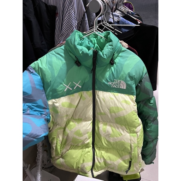 the north face x KAWS 聯名羽絨外套 9.2成新 北臉 周湯豪同款