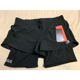 黑色愛迪達運動短褲愛迪達運動短褲