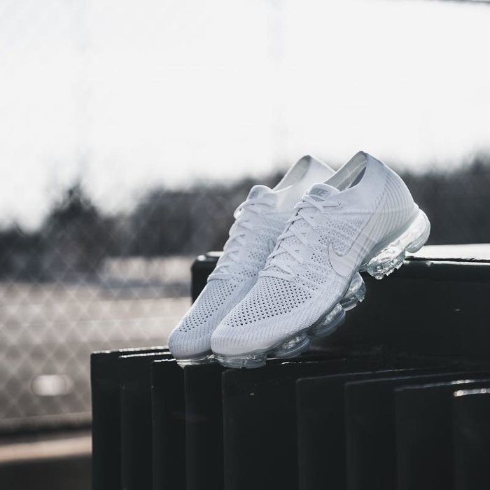 vapormax flyknit white