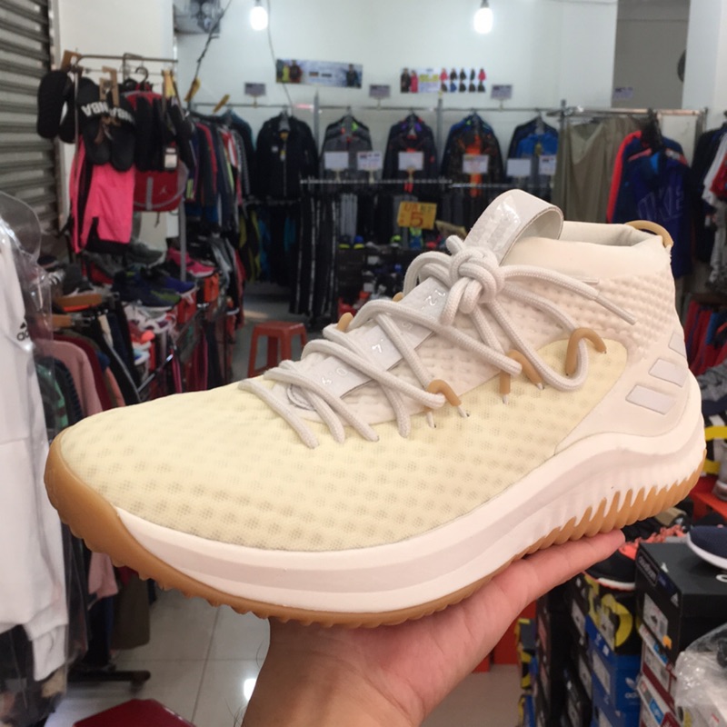 adidas Dame 4 米白襪套式籃球鞋防滑生膠底戶外籃球鞋BY4496