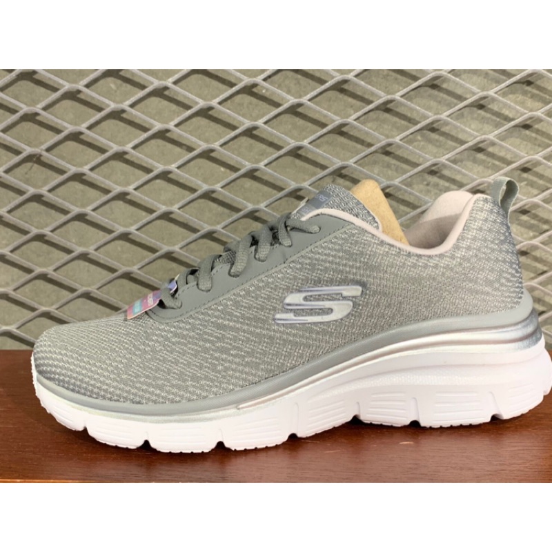 skechers fashion fit