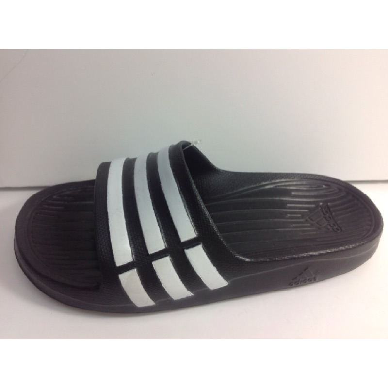 愛迪達 adidas 兒童拖鞋 G06799黑色尺寸：18 cm，G06797紅色尺寸：17、18、19cm