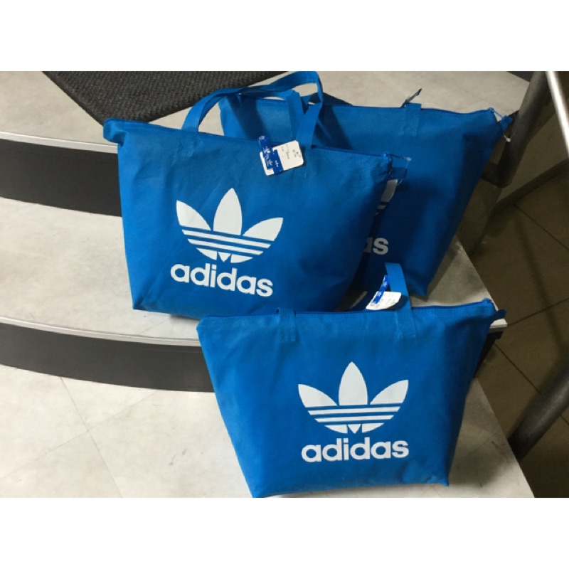 特價 17 日本adidas Originals 愛迪達福袋尺寸l 現貨在台 蝦皮購物