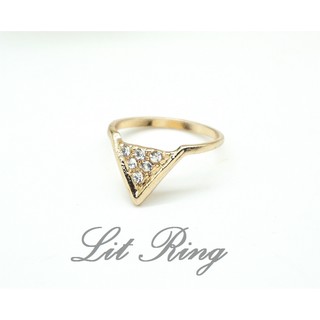 【Lit Ring】金色三角形水鑽戒指。簡約 精緻 幾何 三角 V字 鑲鑽 水鑽 尾戒 小戒指 飾品 禮物 首飾