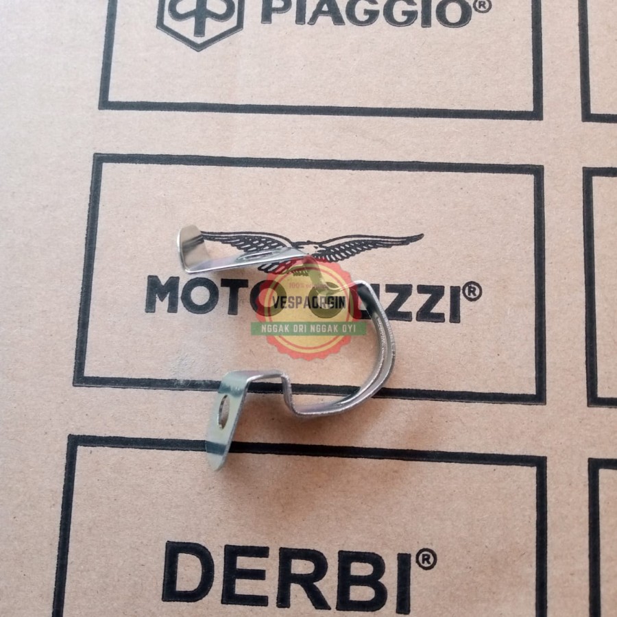 Piaggio vespa 前製動軟管夾