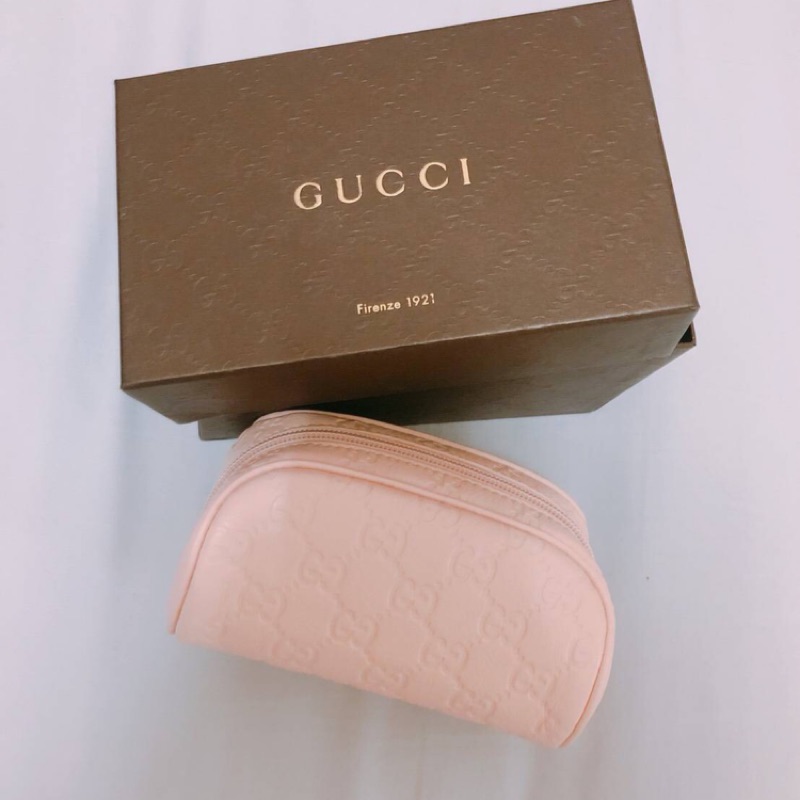 Gucci淡粉色圓筒包