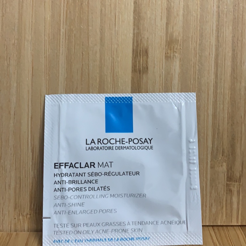 LA ROCHE-POSAY 理膚寶水 EFFACLAR MAT 毛孔緊緻控油保濕乳 試用