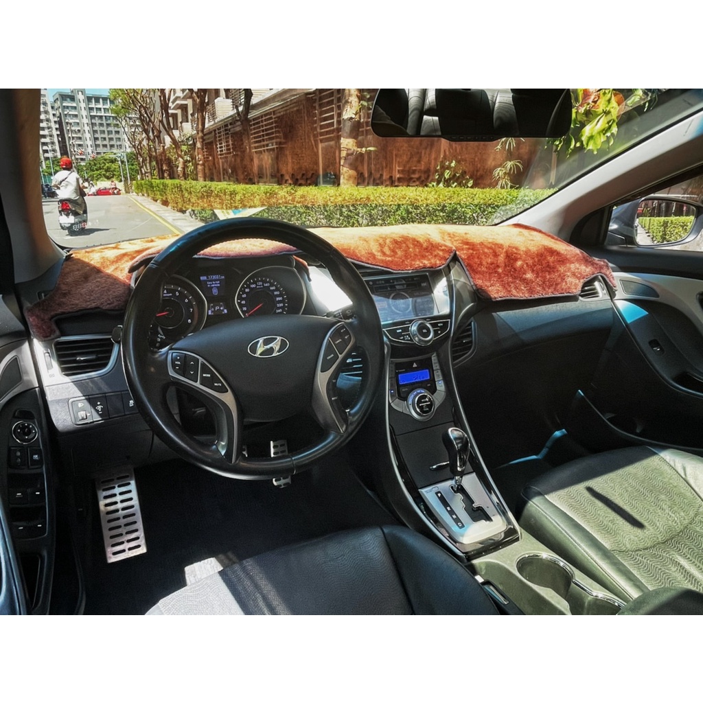 " 2013 Hyunda Elantra 1.8 極光版 "