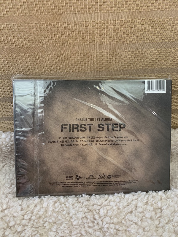 First Step 專輯cnblue 鄭容和台壓版附中文歌詞翻譯 蝦皮購物