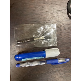Laura Mercier 蜜粉刷 旁邊東西是對照用