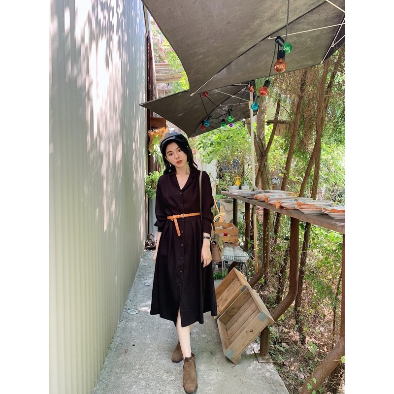 艾蜜korea精品服飾正韓質感厚實復古劍領排扣連身洋裝黑色 蝦皮購物