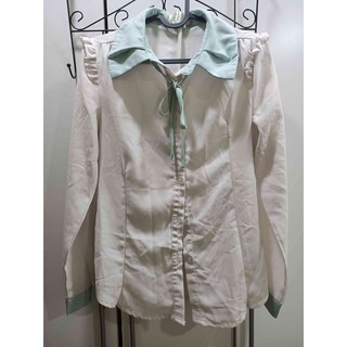<<清衣櫃>>YOCO 白色Tiffany藍荷葉邊長袖襯衫