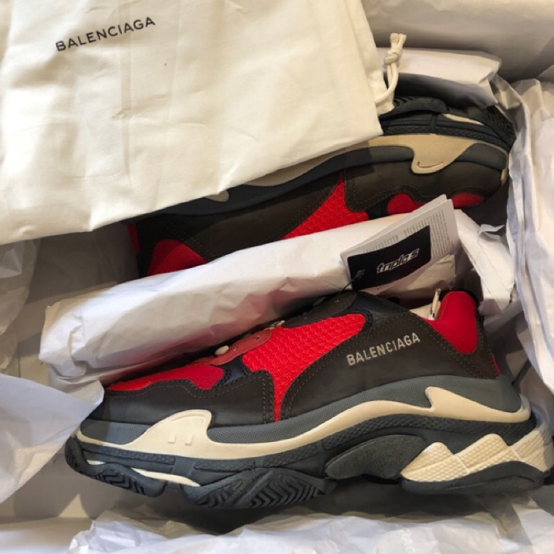Balenciaga TRIPLE S 巴黎世家老爹鞋爸爸鞋2018 SS 新款全新真品黑紅灰紅| 蝦皮購物 Balenciaga TRIPLE S 巴黎世家老爹鞋爸爸鞋2018 SS 新款全新真品黑紅灰紅| 蝦皮購物