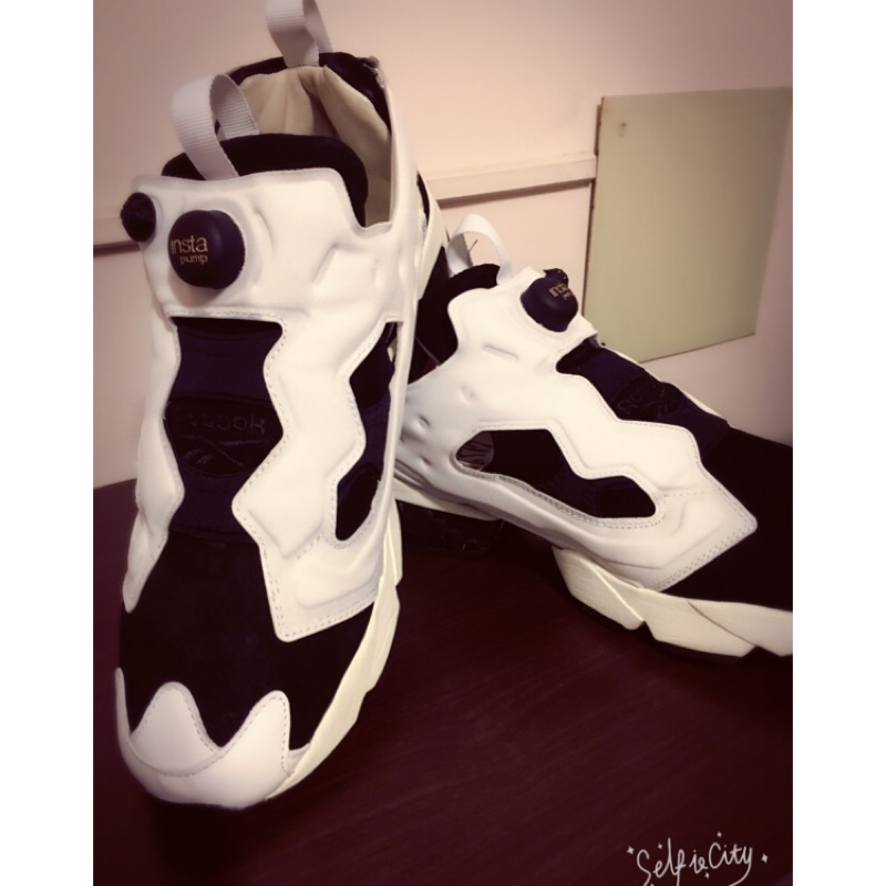 Reebok 熊貓Pump