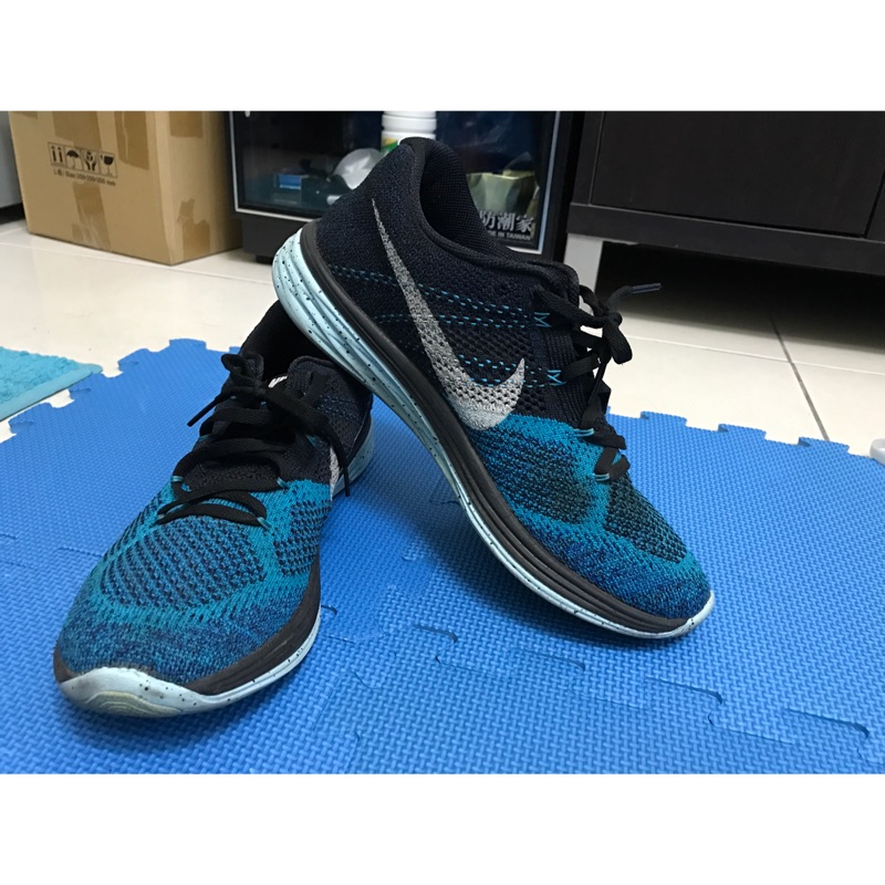 Nike flyknit lunar 3 us9.5