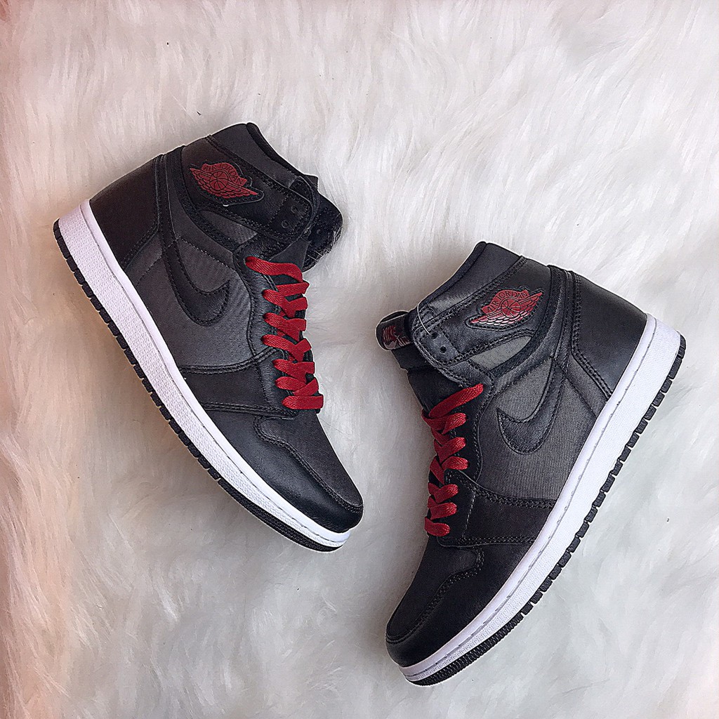 ISNEAKERS Nike Air Jordan 1 High OG AJ1 全黑 黑絲綢 男鞋 555088-060