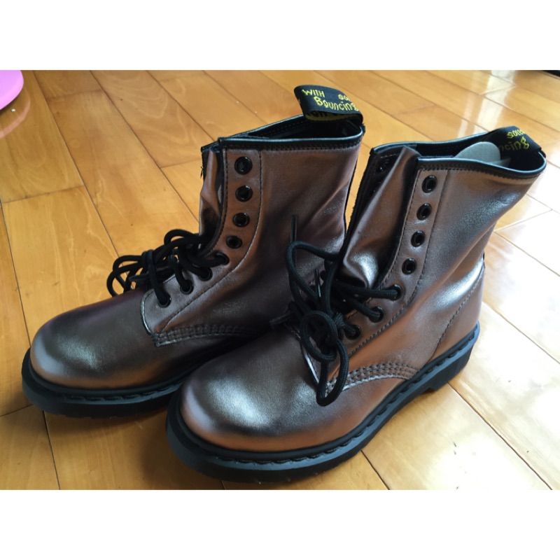 Dr martens 全新 1460 8孔 銀色軟皮短靴 uk3