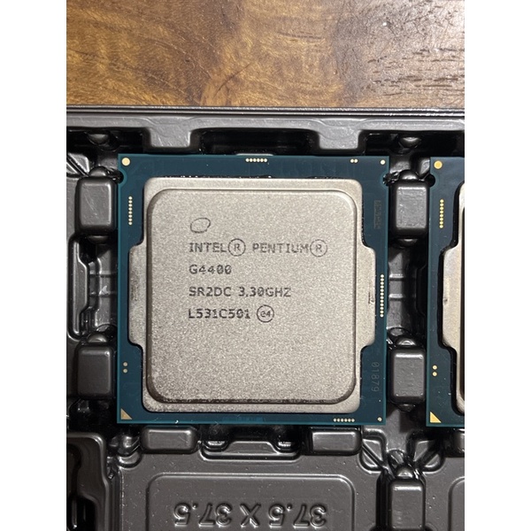 Intel Pentium G4400  1151