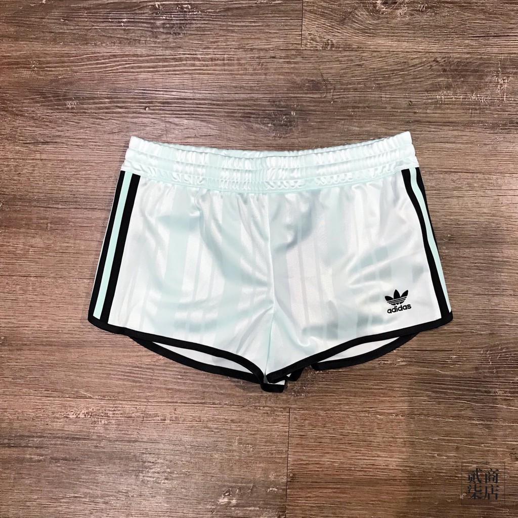 (貳柒商店) adidas Originals 3S Shorts 女款 湖水綠 三線 短褲 緞面 三葉草 DV0125