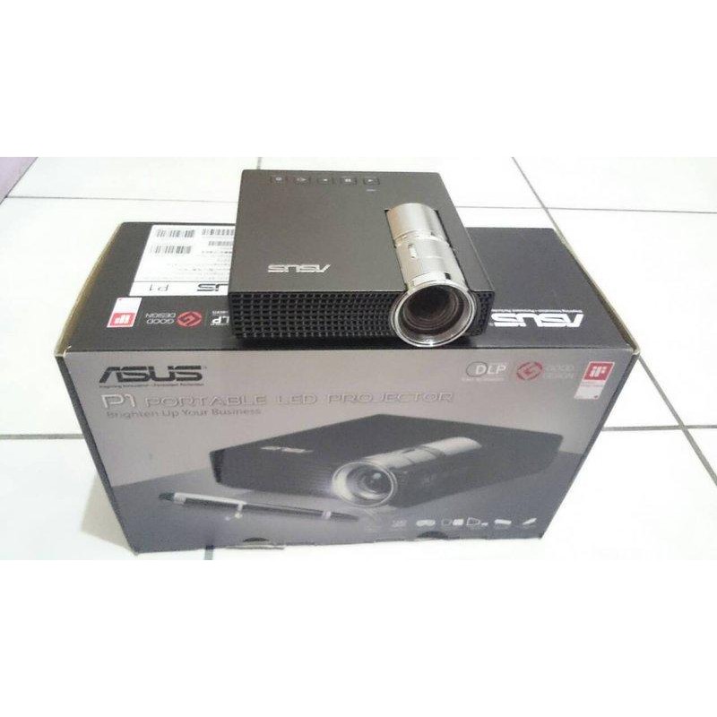 ASUS P1 輕薄型 HD 可攜式 LED 投影機 兩台合售