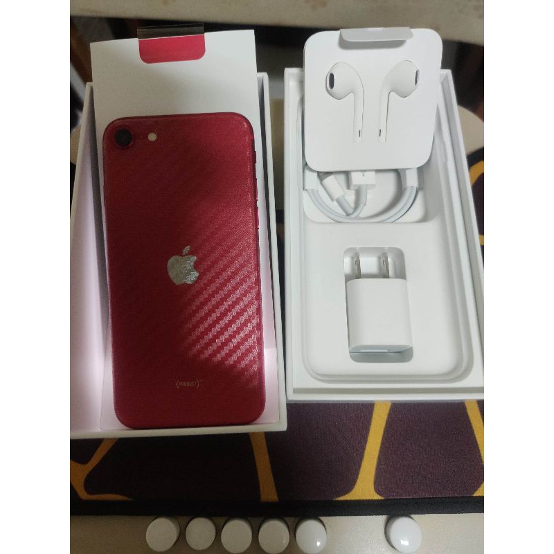 iPhone se2 128g 紅色 9.99成新 附保護殼及玻璃貼3張 保固中
