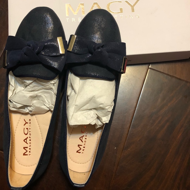 MAGY專櫃女鞋 樂福鞋  尺寸：4.5（全新）深藍色 附鞋盒