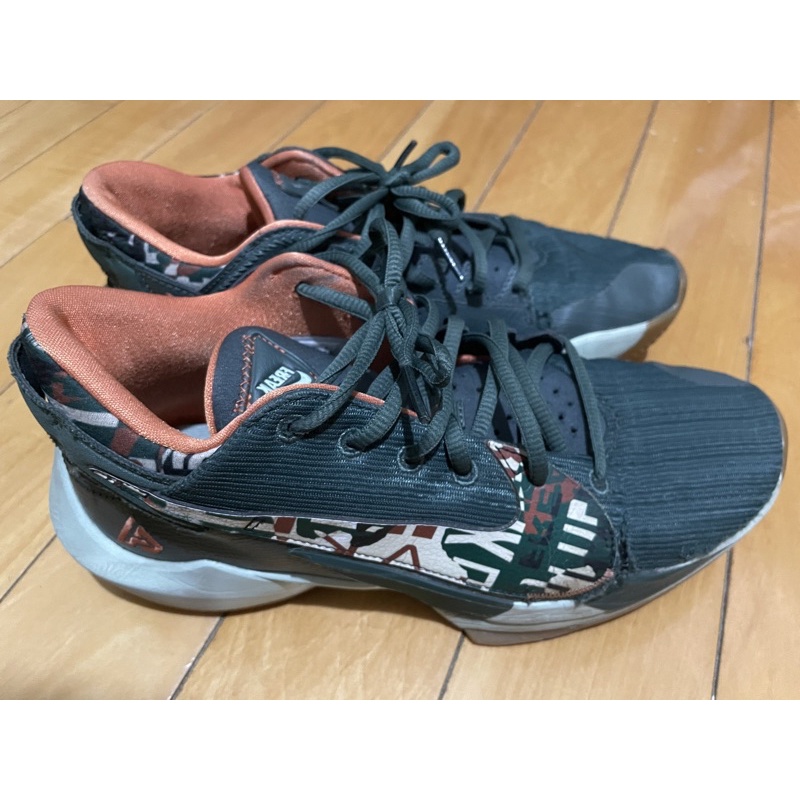 FREAK 迷彩色 籃球鞋 字母哥2代 US 7.5 （25.5cm）