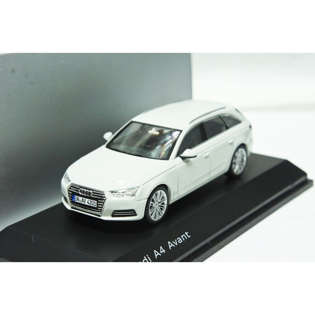 tomica audi a4