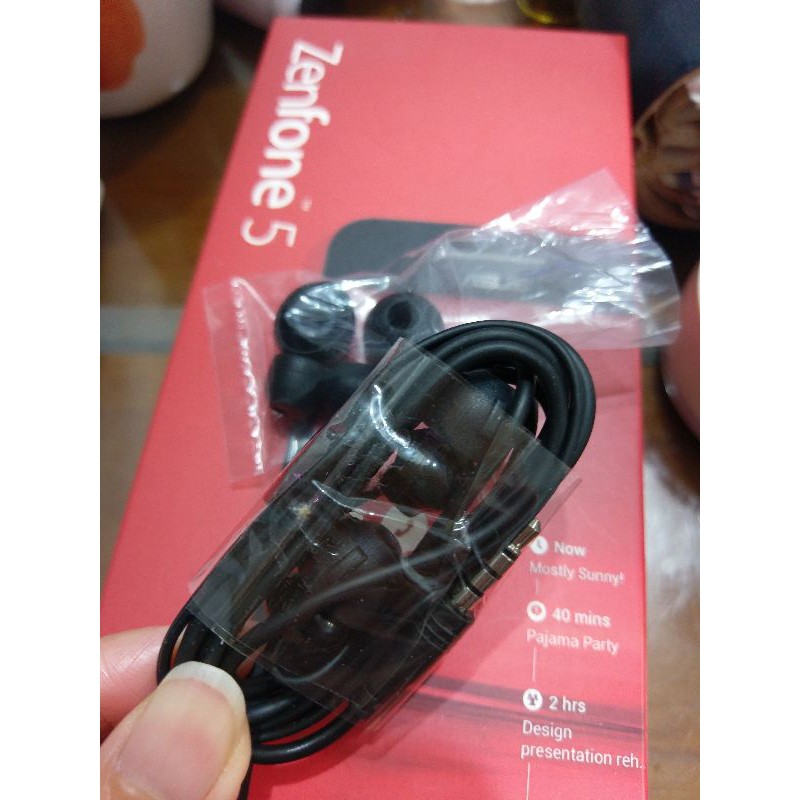 ASUS Zenfone5手機附的 原廠耳機 全新 附耳機提換套 有線耳機