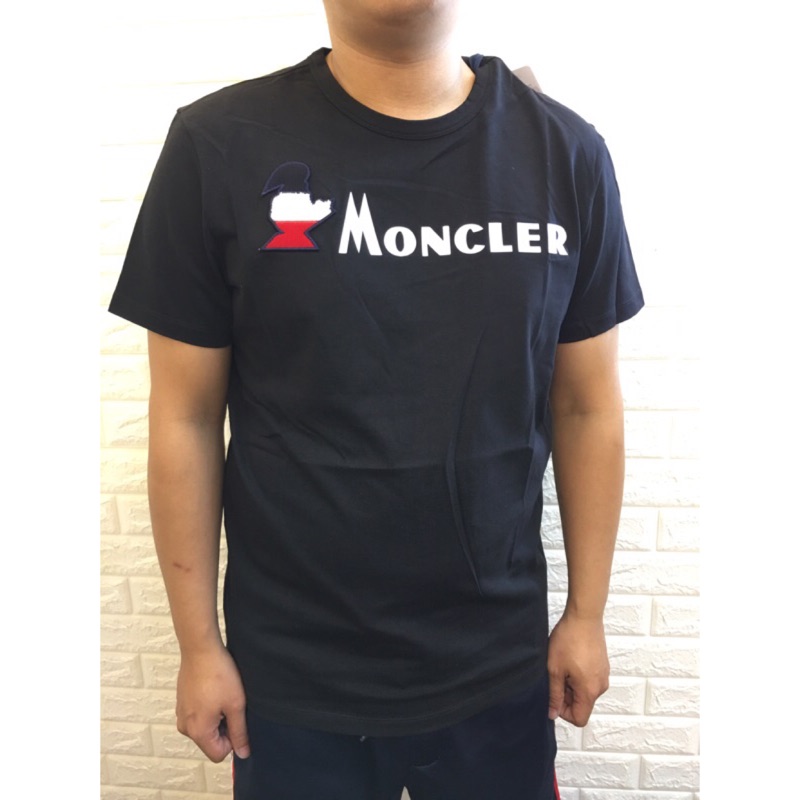 Moncler經典立體電繡Logo&amp;立體英文字母 圓領短袖T恤 男款