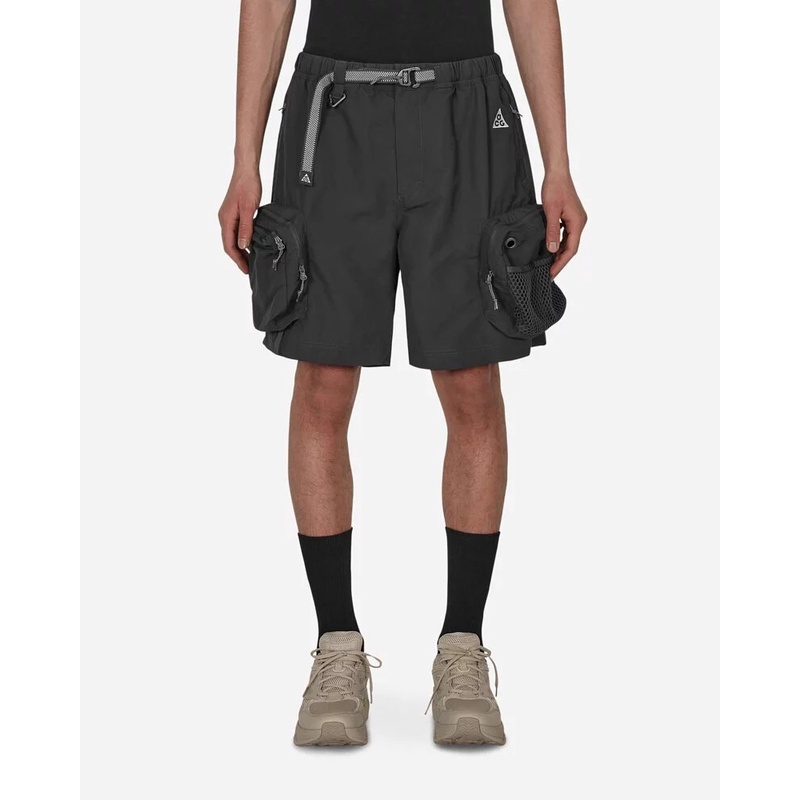 『Definite』Nike ACG Snowgrass Cargo Shorts Black
