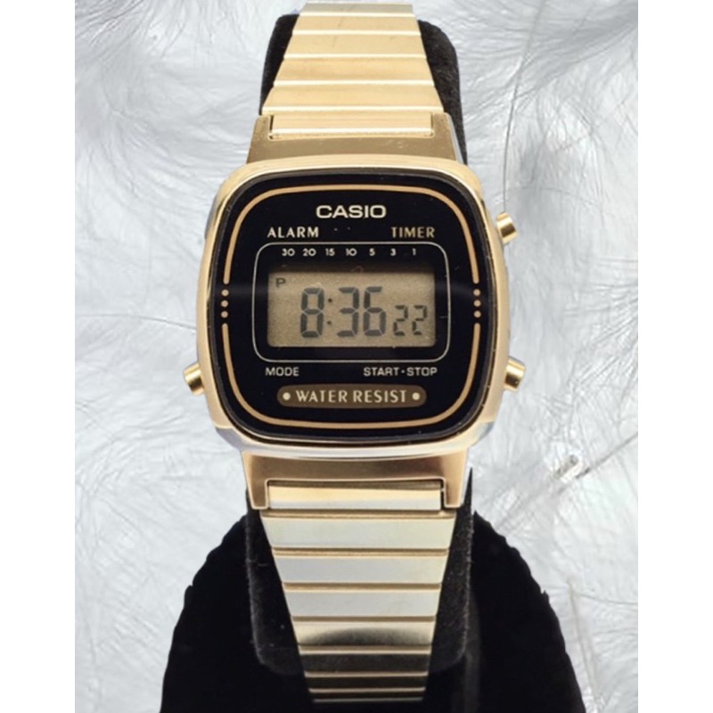 卡西歐CASIO LA-670WGA 輕量鋼帶電子錶 女錶