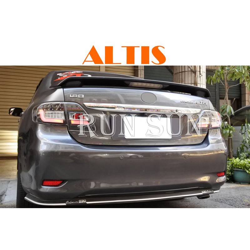 ●○RUN SUN 車燈,車材○● 全新 豐田 11 12 13 ALTIS 10.5代 LED光條黑底 尾燈 方向燈