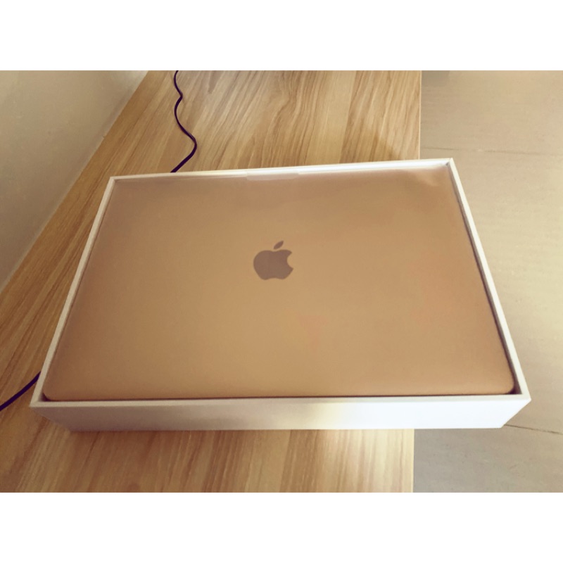 全新 256g 金色 MacBook air